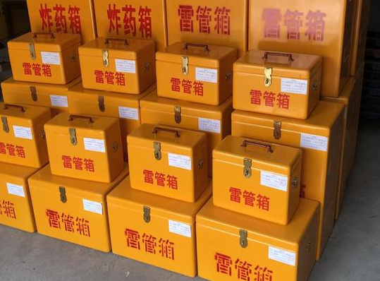伊宁县玻璃钢雷管箱的使用寿命一般是多少？